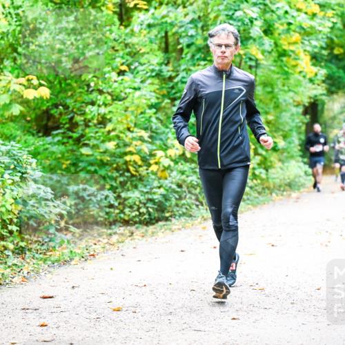 12.10.2025 - Bramfelder Halbmarathon 2025 Dr. Thomas Lammeyer http://msf.ph/oto/9343081 12.10.2025 09:57:09 Laufen  meine-sportfotos.de