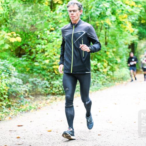 12.10.2025 - Bramfelder Halbmarathon 2025 Dr. Thomas Lammeyer http://msf.ph/oto/9343084 12.10.2025 09:57:09 Laufen  meine-sportfotos.de