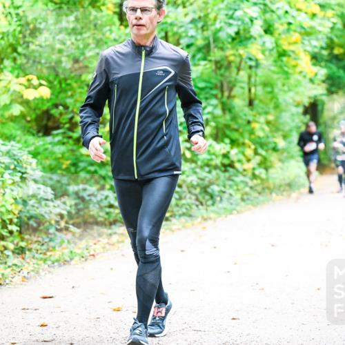 12.10.2025 - Bramfelder Halbmarathon 2025 Dr. Thomas Lammeyer http://msf.ph/oto/9343086 12.10.2025 09:57:10 Laufen  meine-sportfotos.de