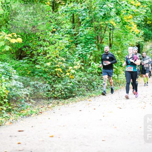 12.10.2025 - Bramfelder Halbmarathon 2025 Dr. Thomas Lammeyer http://msf.ph/oto/9343092 12.10.2025 09:57:13 Laufen 298, 2615, 2725 meine-sportfotos.de