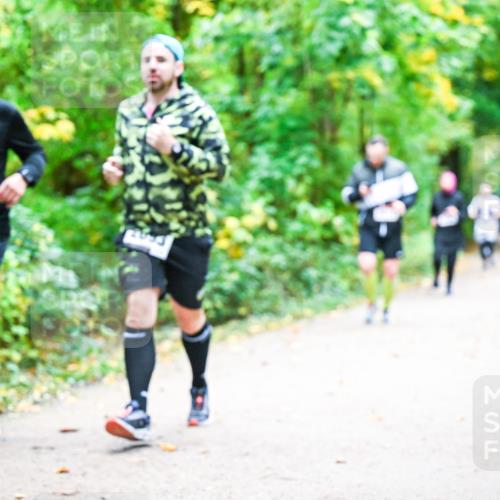 12.10.2025 - Bramfelder Halbmarathon 2025 Dr. Thomas Lammeyer http://msf.ph/oto/9343109 12.10.2025 09:57:17 Laufen 2983 meine-sportfotos.de