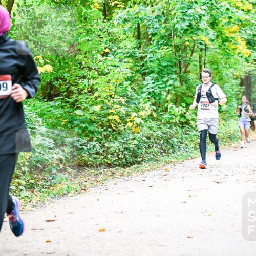 12.10.2025 - Bramfelder Halbmarathon 2025 Dr. Thomas Lammeyer http://msf.ph/oto/9343135 12.10.2025 09:57:23 Laufen 2899, 2927 meine-sportfotos.de