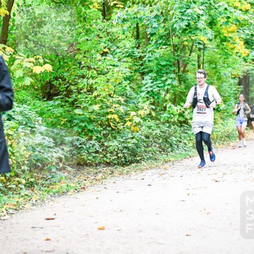 12.10.2025 - Bramfelder Halbmarathon 2025 Dr. Thomas Lammeyer http://msf.ph/oto/9343136 12.10.2025 09:57:23 Laufen 2899, 2927 meine-sportfotos.de