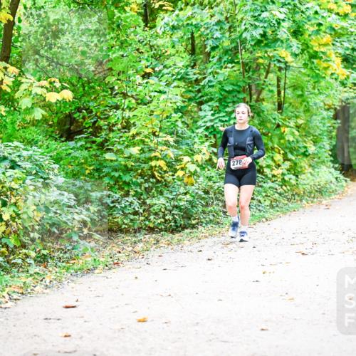 12.10.2025 - Bramfelder Halbmarathon 2025 Dr. Thomas Lammeyer http://msf.ph/oto/9343168 12.10.2025 09:57:29 Laufen 279, 278 meine-sportfotos.de