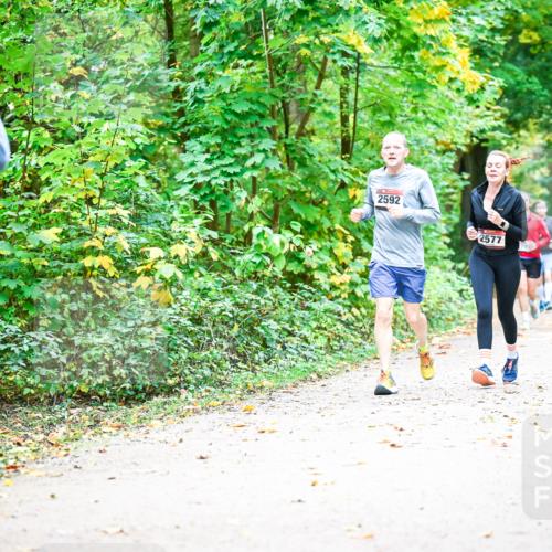 12.10.2025 - Bramfelder Halbmarathon 2025 Dr. Thomas Lammeyer http://msf.ph/oto/9343227 12.10.2025 09:57:49 Laufen 2592, 2577, 2800 meine-sportfotos.de