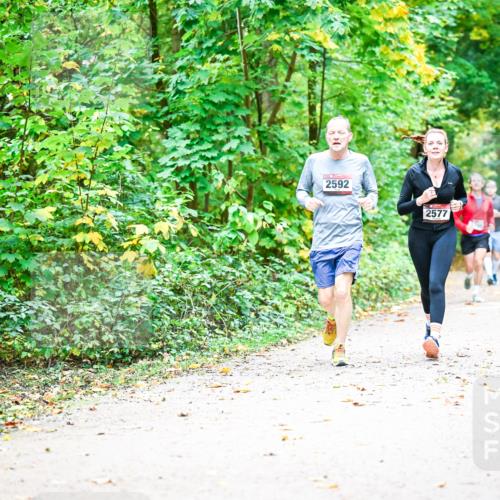 12.10.2025 - Bramfelder Halbmarathon 2025 Dr. Thomas Lammeyer http://msf.ph/oto/9343230 12.10.2025 09:57:50 Laufen 2592, 2577 meine-sportfotos.de