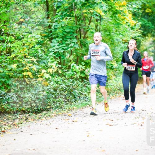 12.10.2025 - Bramfelder Halbmarathon 2025 Dr. Thomas Lammeyer http://msf.ph/oto/9343232 12.10.2025 09:57:50 Laufen 2592, 2577 meine-sportfotos.de