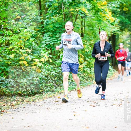 12.10.2025 - Bramfelder Halbmarathon 2025 Dr. Thomas Lammeyer http://msf.ph/oto/9343237 12.10.2025 09:57:51 Laufen 2592, 2577 meine-sportfotos.de
