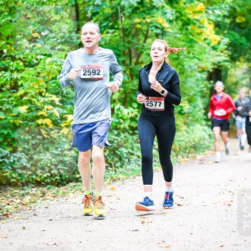 12.10.2025 - Bramfelder Halbmarathon 2025 Dr. Thomas Lammeyer http://msf.ph/oto/9343242 12.10.2025 09:57:52 Laufen 2592, 2577 meine-sportfotos.de