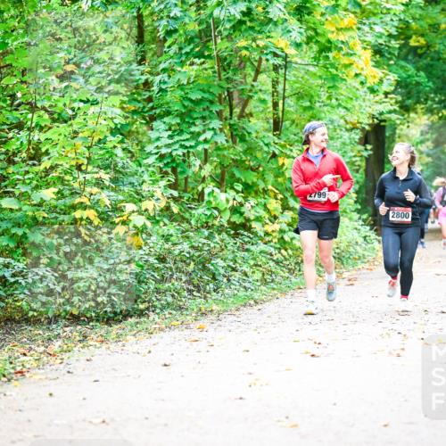 12.10.2025 - Bramfelder Halbmarathon 2025 Dr. Thomas Lammeyer http://msf.ph/oto/9343252 12.10.2025 09:57:54 Laufen 2799, 2800 meine-sportfotos.de