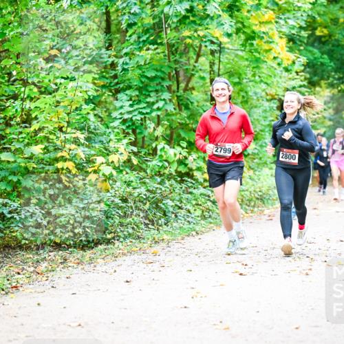 12.10.2025 - Bramfelder Halbmarathon 2025 Dr. Thomas Lammeyer http://msf.ph/oto/9343259 12.10.2025 09:57:55 Laufen 2799, 2800 meine-sportfotos.de