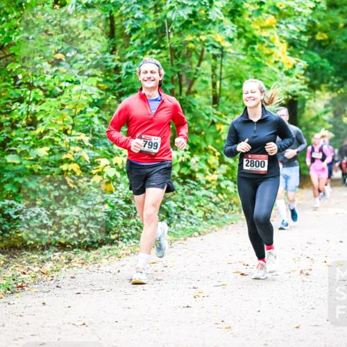 12.10.2025 - Bramfelder Halbmarathon 2025 Dr. Thomas Lammeyer http://msf.ph/oto/9343264 12.10.2025 09:57:56 Laufen 799, 2800 meine-sportfotos.de