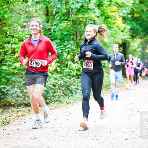 12.10.2025 - Bramfelder Halbmarathon 2025 Dr. Thomas Lammeyer http://msf.ph/oto/9343268 12.10.2025 09:57:56 Laufen 60, 2799, 2800, 86 meine-sportfotos.de