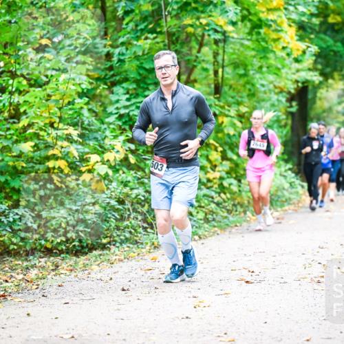 12.10.2025 - Bramfelder Halbmarathon 2025 Dr. Thomas Lammeyer http://msf.ph/oto/9343281 12.10.2025 09:57:59 Laufen 503, 2645 meine-sportfotos.de