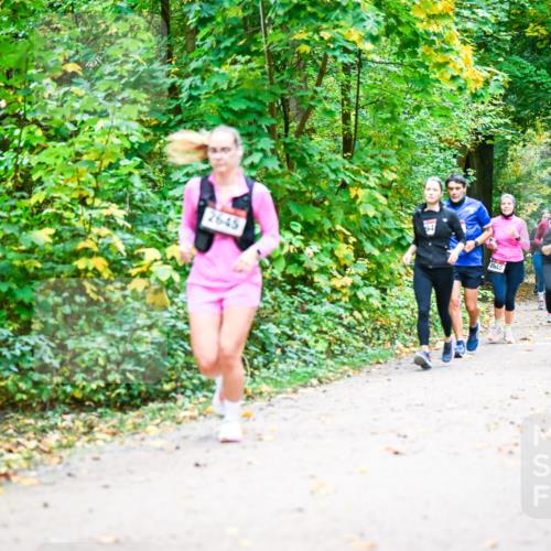 12.10.2025 - Bramfelder Halbmarathon 2025 Dr. Thomas Lammeyer http://msf.ph/oto/9343295 12.10.2025 09:58:02 Laufen 2645, 2648, 2650, 555 meine-sportfotos.de