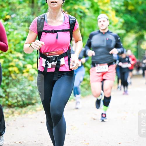 12.10.2025 - Bramfelder Halbmarathon 2025 Dr. Thomas Lammeyer http://msf.ph/oto/9343347 12.10.2025 09:58:11 Laufen 2873, 2564 meine-sportfotos.de