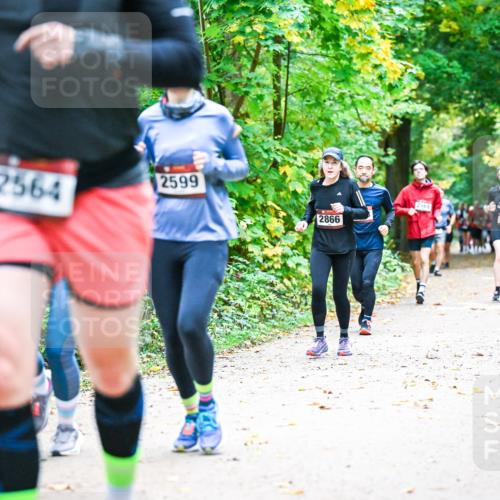 12.10.2025 - Bramfelder Halbmarathon 2025 Dr. Thomas Lammeyer http://msf.ph/oto/9343358 12.10.2025 09:58:13 Laufen 2564, 2599, 2866, 2569, 2743 meine-sportfotos.de