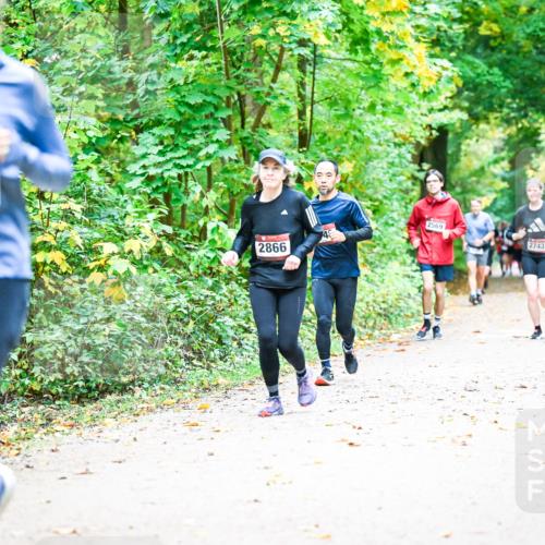 12.10.2025 - Bramfelder Halbmarathon 2025 Dr. Thomas Lammeyer http://msf.ph/oto/9343364 12.10.2025 09:58:14 Laufen 2599, 2866, 4, 2569, 2743 meine-sportfotos.de