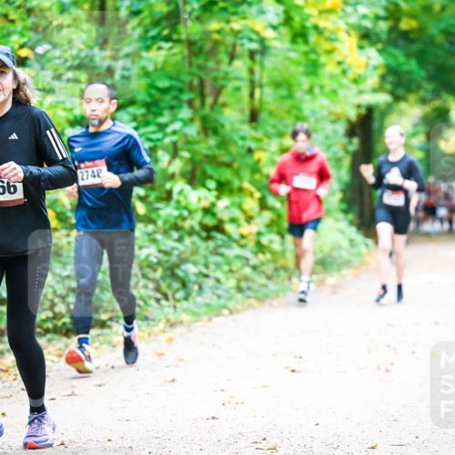 12.10.2025 - Bramfelder Halbmarathon 2025 Dr. Thomas Lammeyer http://msf.ph/oto/9343377 12.10.2025 09:58:16 Laufen 2866, 2748 meine-sportfotos.de