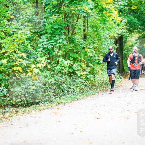 12.10.2025 - Bramfelder Halbmarathon 2025 Dr. Thomas Lammeyer http://msf.ph/oto/9343457 12.10.2025 09:58:29 Laufen 44, 2603, 2893 meine-sportfotos.de