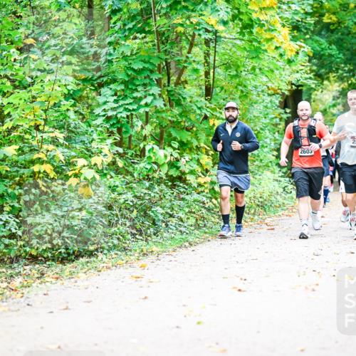 12.10.2025 - Bramfelder Halbmarathon 2025 Dr. Thomas Lammeyer http://msf.ph/oto/9343469 12.10.2025 09:58:31 Laufen 2603, 2893, 72415 meine-sportfotos.de