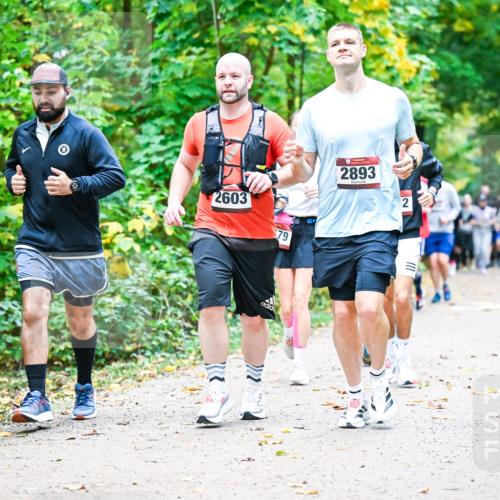12.10.2025 - Bramfelder Halbmarathon 2025 Dr. Thomas Lammeyer http://msf.ph/oto/9343492 12.10.2025 09:58:34 Laufen 2603, 79, 2893, 2 meine-sportfotos.de