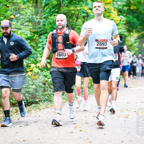 12.10.2025 - Bramfelder Halbmarathon 2025 Dr. Thomas Lammeyer http://msf.ph/oto/9343493 12.10.2025 09:58:34 Laufen 2603, 79, 2893, 2 meine-sportfotos.de
