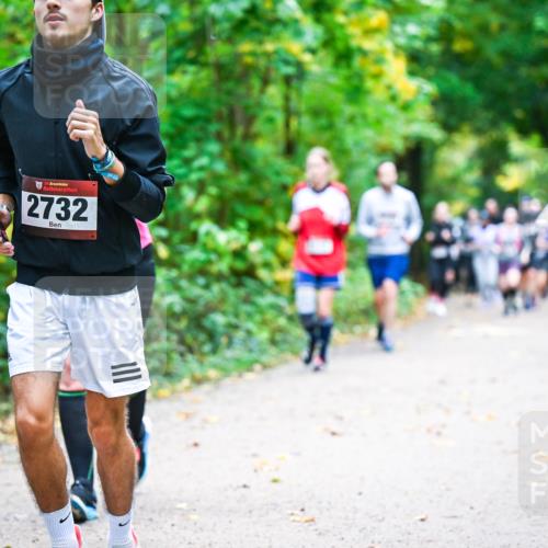 12.10.2025 - Bramfelder Halbmarathon 2025 Dr. Thomas Lammeyer http://msf.ph/oto/9343500 12.10.2025 09:58:37 Laufen 34, 2732 meine-sportfotos.de
