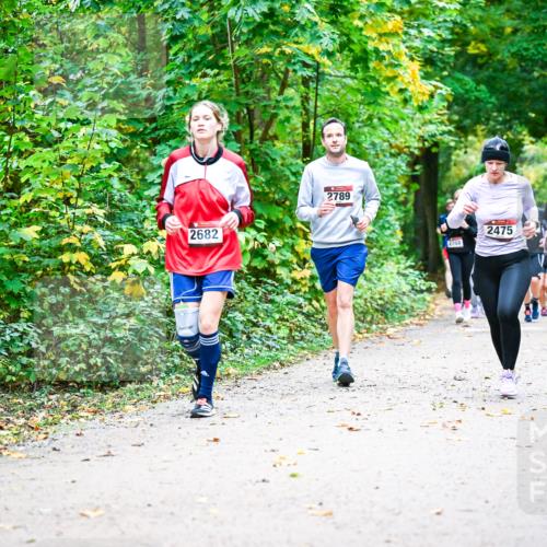 12.10.2025 - Bramfelder Halbmarathon 2025 Dr. Thomas Lammeyer http://msf.ph/oto/9343513 12.10.2025 09:58:39 Laufen 2682, 2789, 2702, 2475 meine-sportfotos.de