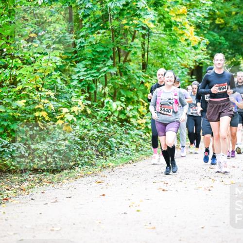 12.10.2025 - Bramfelder Halbmarathon 2025 Dr. Thomas Lammeyer http://msf.ph/oto/9343532 12.10.2025 09:58:43 Laufen 2440, 2663, 694, 2816 meine-sportfotos.de
