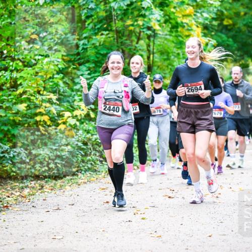 12.10.2025 - Bramfelder Halbmarathon 2025 Dr. Thomas Lammeyer http://msf.ph/oto/9343542 12.10.2025 09:58:45 Laufen 2440, 02, 5678, 2694, 2679, 073 meine-sportfotos.de