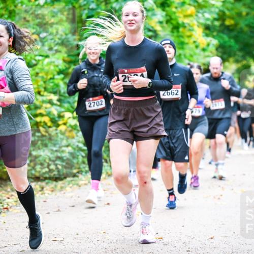 12.10.2025 - Bramfelder Halbmarathon 2025 Dr. Thomas Lammeyer http://msf.ph/oto/9343549 12.10.2025 09:58:46 Laufen 2440, 2702, 26, 2662, 79 meine-sportfotos.de