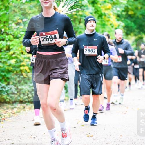 12.10.2025 - Bramfelder Halbmarathon 2025 Dr. Thomas Lammeyer http://msf.ph/oto/9343552 12.10.2025 09:58:46 Laufen 27, 2694, 2662, 379 meine-sportfotos.de