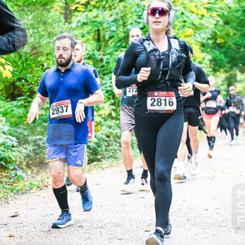 12.10.2025 - Bramfelder Halbmarathon 2025 Dr. Thomas Lammeyer http://msf.ph/oto/9343574 12.10.2025 09:58:51 Laufen 2937, 272, 2816 meine-sportfotos.de