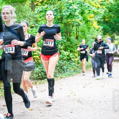 12.10.2025 - Bramfelder Halbmarathon 2025 Dr. Thomas Lammeyer http://msf.ph/oto/9343595 12.10.2025 09:58:55 Laufen 2804, 2613, 827, 2617, 0, 2767 meine-sportfotos.de