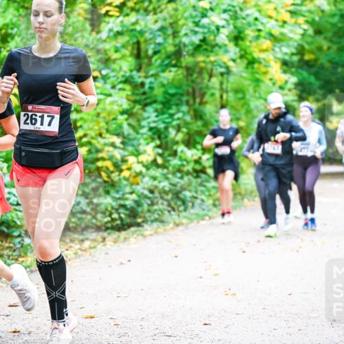 12.10.2025 - Bramfelder Halbmarathon 2025 Dr. Thomas Lammeyer http://msf.ph/oto/9343599 12.10.2025 09:58:56 Laufen 2617, 2827, 0 meine-sportfotos.de