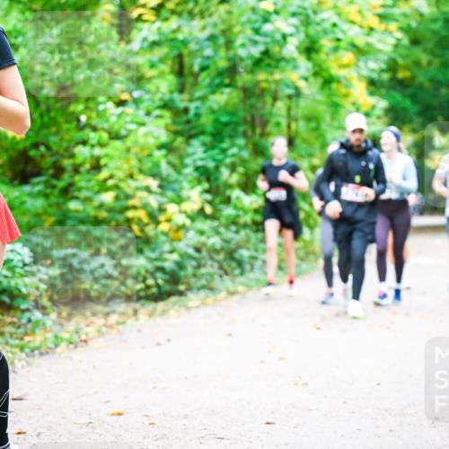 12.10.2025 - Bramfelder Halbmarathon 2025 Dr. Thomas Lammeyer http://msf.ph/oto/9343602 12.10.2025 09:58:56 Laufen 2617 meine-sportfotos.de