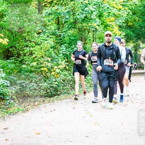 12.10.2025 - Bramfelder Halbmarathon 2025 Dr. Thomas Lammeyer http://msf.ph/oto/9343606 12.10.2025 09:58:57 Laufen 2688, 283, 2767, 65, 2825 meine-sportfotos.de