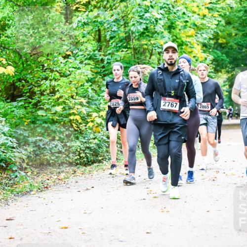 12.10.2025 - Bramfelder Halbmarathon 2025 Dr. Thomas Lammeyer http://msf.ph/oto/9343611 12.10.2025 09:58:57 Laufen 2859, 2825, 2767, 2865, 2688 meine-sportfotos.de