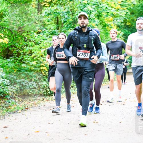 12.10.2025 - Bramfelder Halbmarathon 2025 Dr. Thomas Lammeyer http://msf.ph/oto/9343614 12.10.2025 09:58:58 Laufen 2688, 2767, 2865, 2859 meine-sportfotos.de