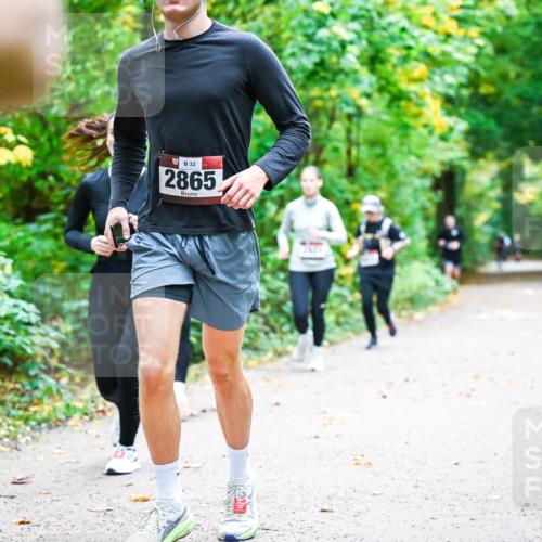 12.10.2025 - Bramfelder Halbmarathon 2025 Dr. Thomas Lammeyer http://msf.ph/oto/9343625 12.10.2025 09:59:00 Laufen 32, 2865 meine-sportfotos.de
