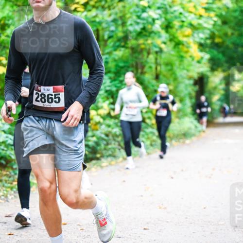 12.10.2025 - Bramfelder Halbmarathon 2025 Dr. Thomas Lammeyer http://msf.ph/oto/9343627 12.10.2025 09:59:01 Laufen 32, 2865 meine-sportfotos.de