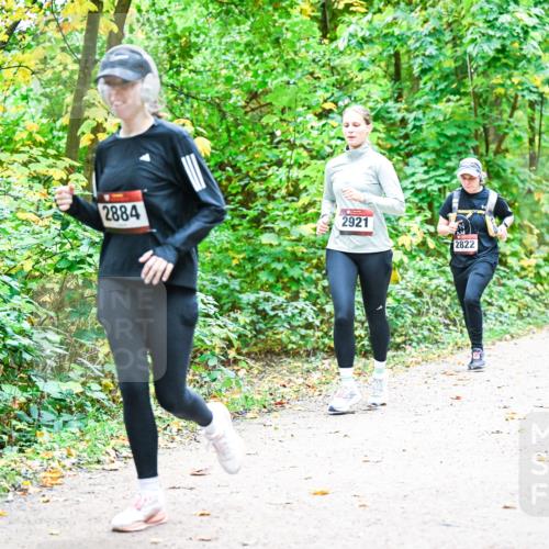 12.10.2025 - Bramfelder Halbmarathon 2025 Dr. Thomas Lammeyer http://msf.ph/oto/9343633 12.10.2025 09:59:02 Laufen 2884, 2921, 2822 meine-sportfotos.de