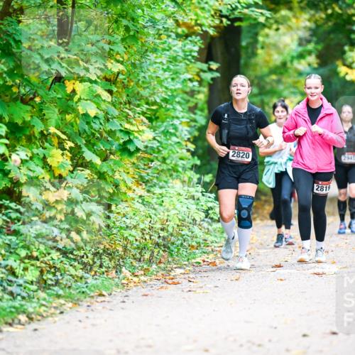 12.10.2025 - Bramfelder Halbmarathon 2025 Dr. Thomas Lammeyer http://msf.ph/oto/9343673 12.10.2025 09:59:25 Laufen 2820, 2819, 2941 meine-sportfotos.de