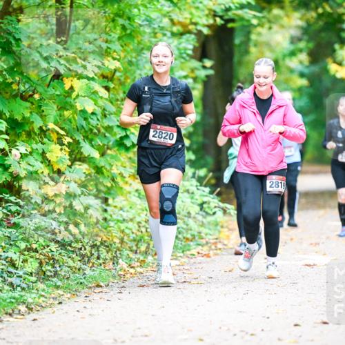 12.10.2025 - Bramfelder Halbmarathon 2025 Dr. Thomas Lammeyer http://msf.ph/oto/9343682 12.10.2025 09:59:27 Laufen 2820, 2819, 2041 meine-sportfotos.de
