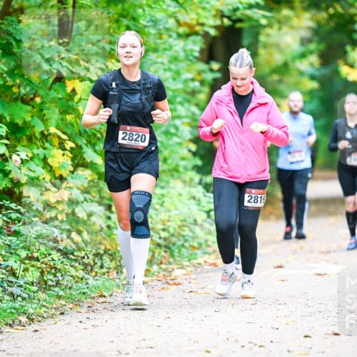 12.10.2025 - Bramfelder Halbmarathon 2025 Dr. Thomas Lammeyer http://msf.ph/oto/9343686 12.10.2025 09:59:27 Laufen 2820, 2819 meine-sportfotos.de