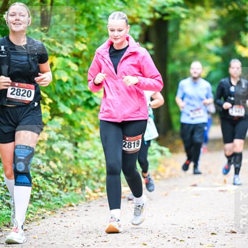 12.10.2025 - Bramfelder Halbmarathon 2025 Dr. Thomas Lammeyer http://msf.ph/oto/9343695 12.10.2025 09:59:29 Laufen 2820, 2819, 2041 meine-sportfotos.de