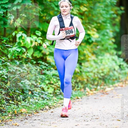 12.10.2025 - Bramfelder Halbmarathon 2025 Dr. Thomas Lammeyer http://msf.ph/oto/9343750 12.10.2025 09:59:43 Laufen 806 meine-sportfotos.de