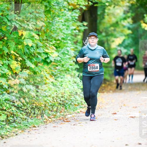 12.10.2025 - Bramfelder Halbmarathon 2025 Dr. Thomas Lammeyer http://msf.ph/oto/9343760 12.10.2025 10:00:11 Laufen 832, 2868 meine-sportfotos.de