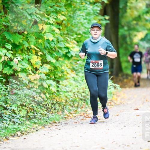 12.10.2025 - Bramfelder Halbmarathon 2025 Dr. Thomas Lammeyer http://msf.ph/oto/9343768 12.10.2025 10:00:13 Laufen 832, 2868 meine-sportfotos.de